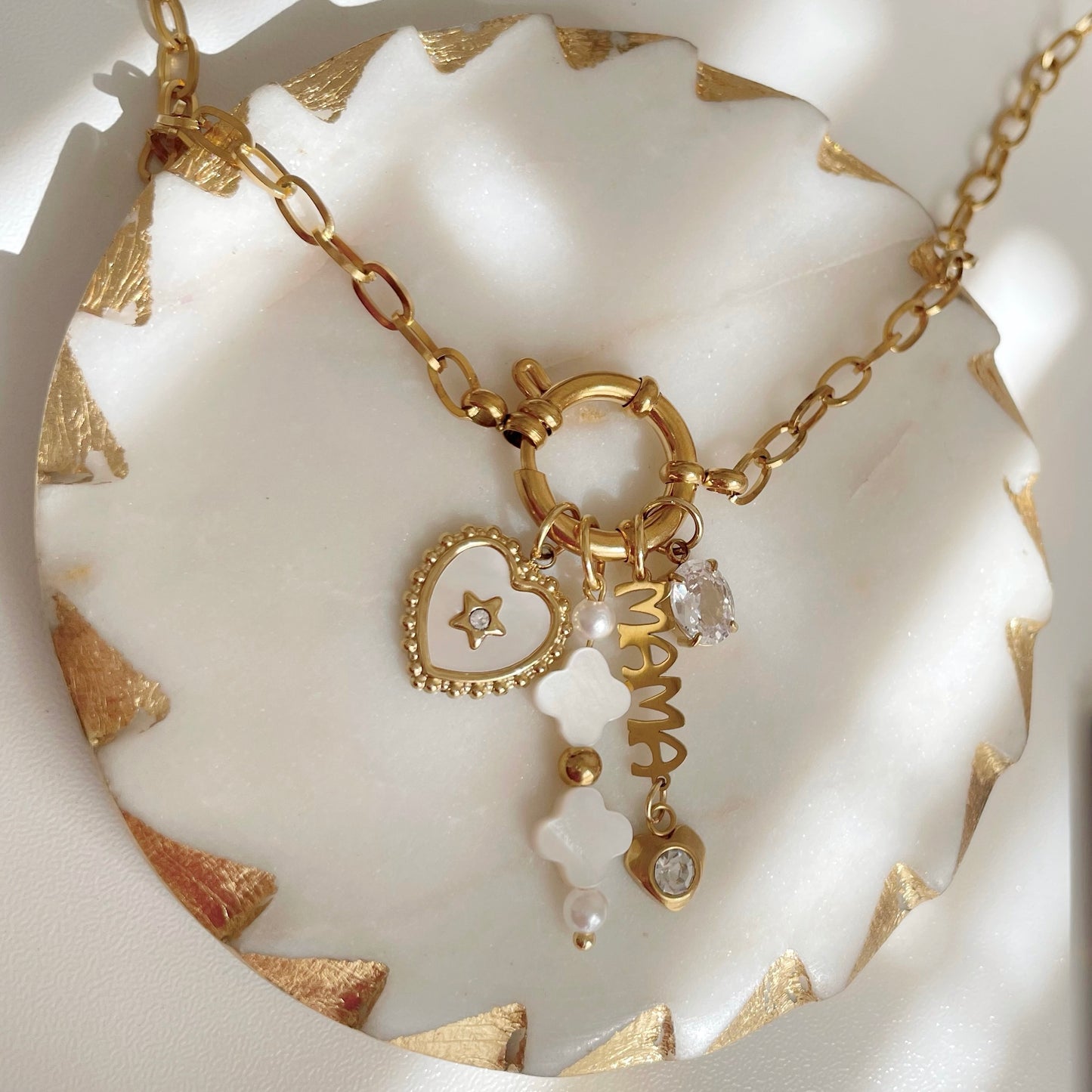 Grand Link Charm Necklace Gold
