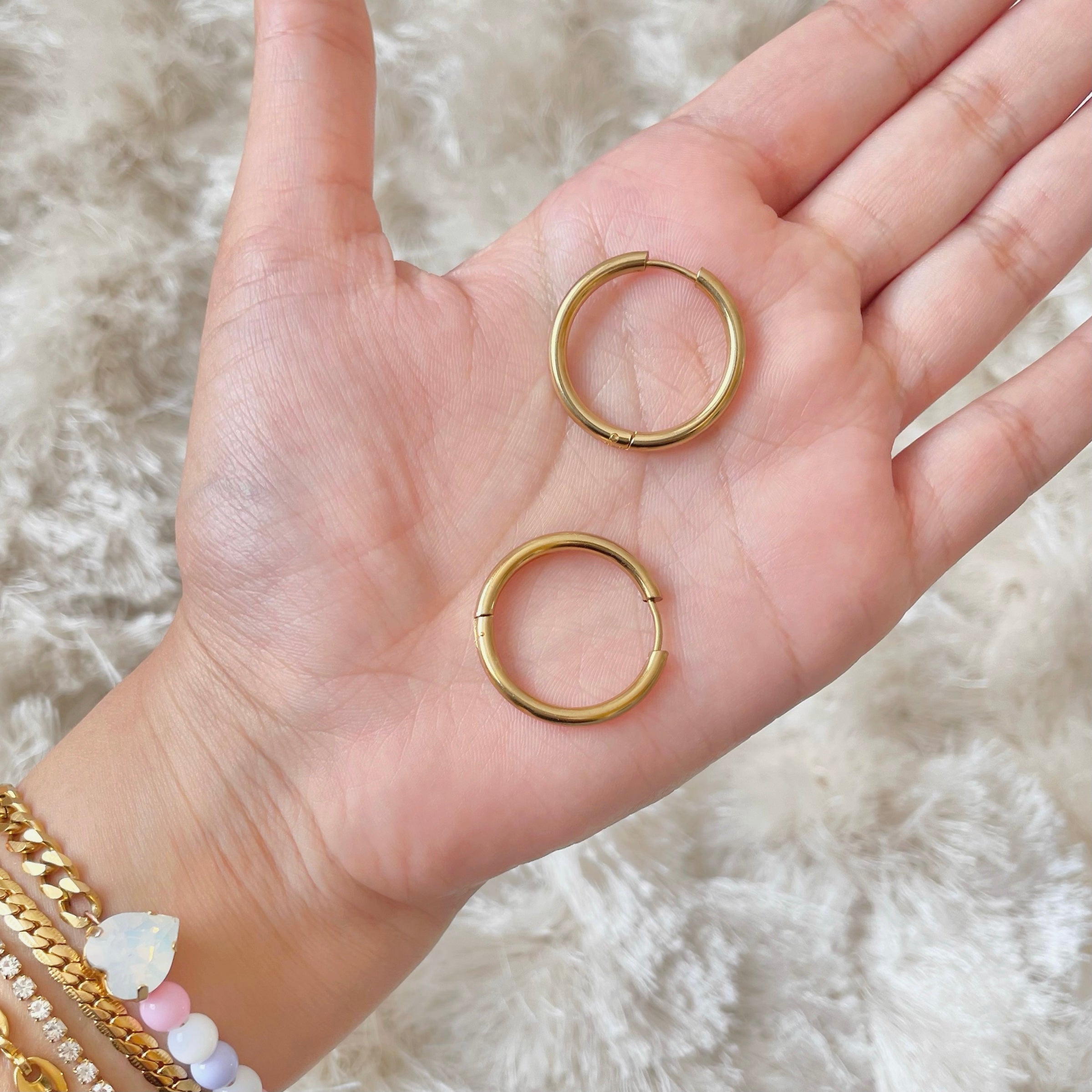 Gold everyday hoop earrings