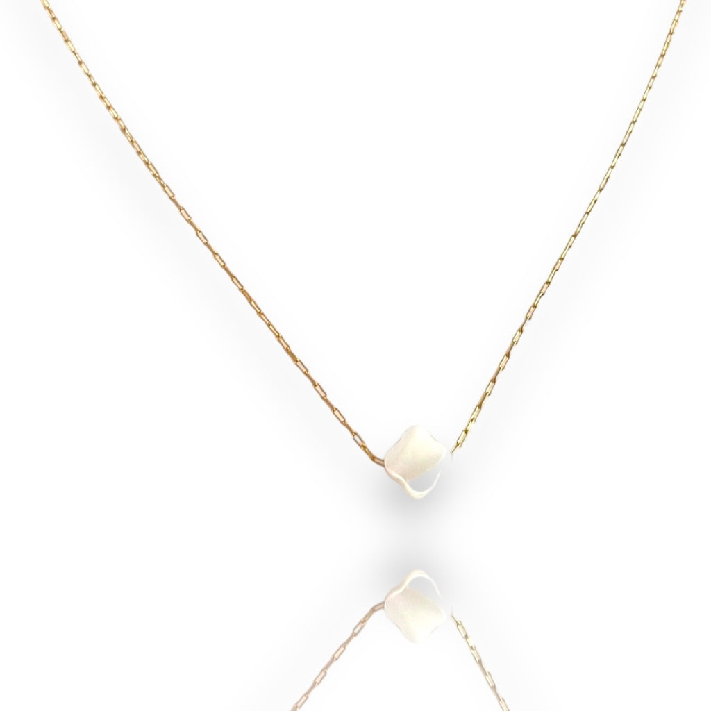 pearl clover necklace old