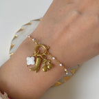 Armband mit glänzendem Verschluss in Gold