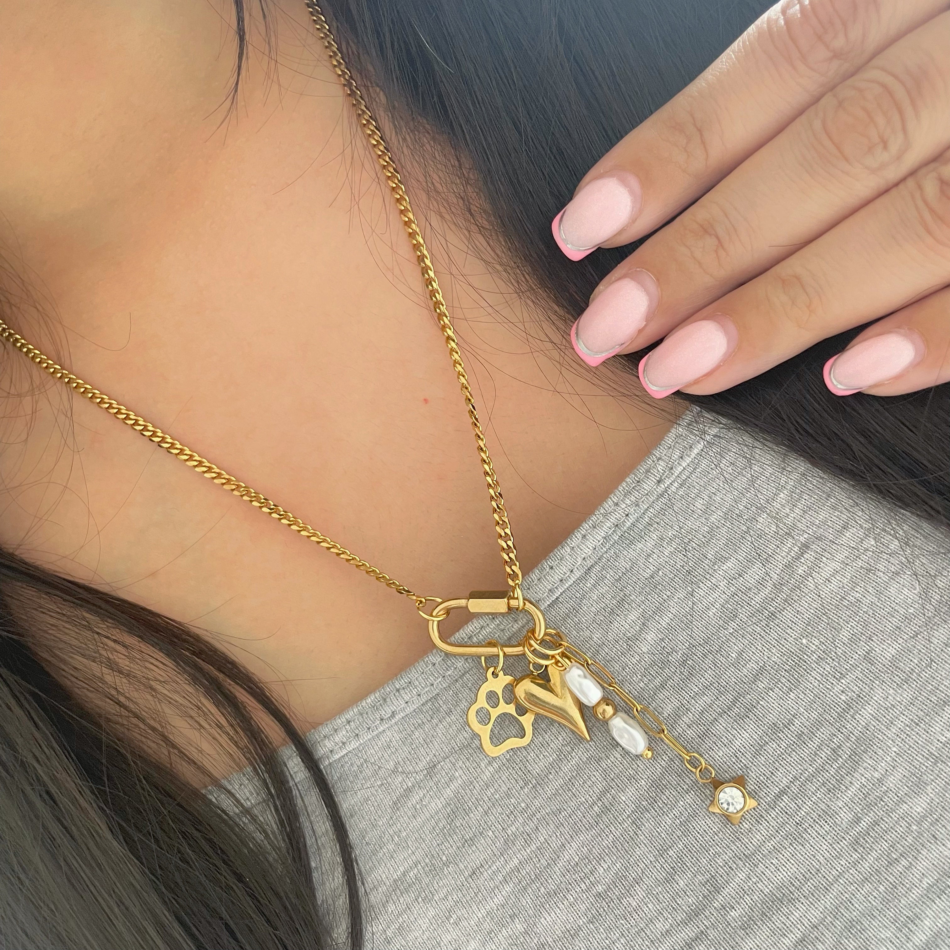 Oval Charm Necklace Gold