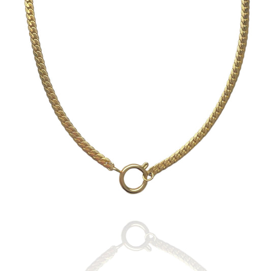 Gleaming Clasp Chain Gold