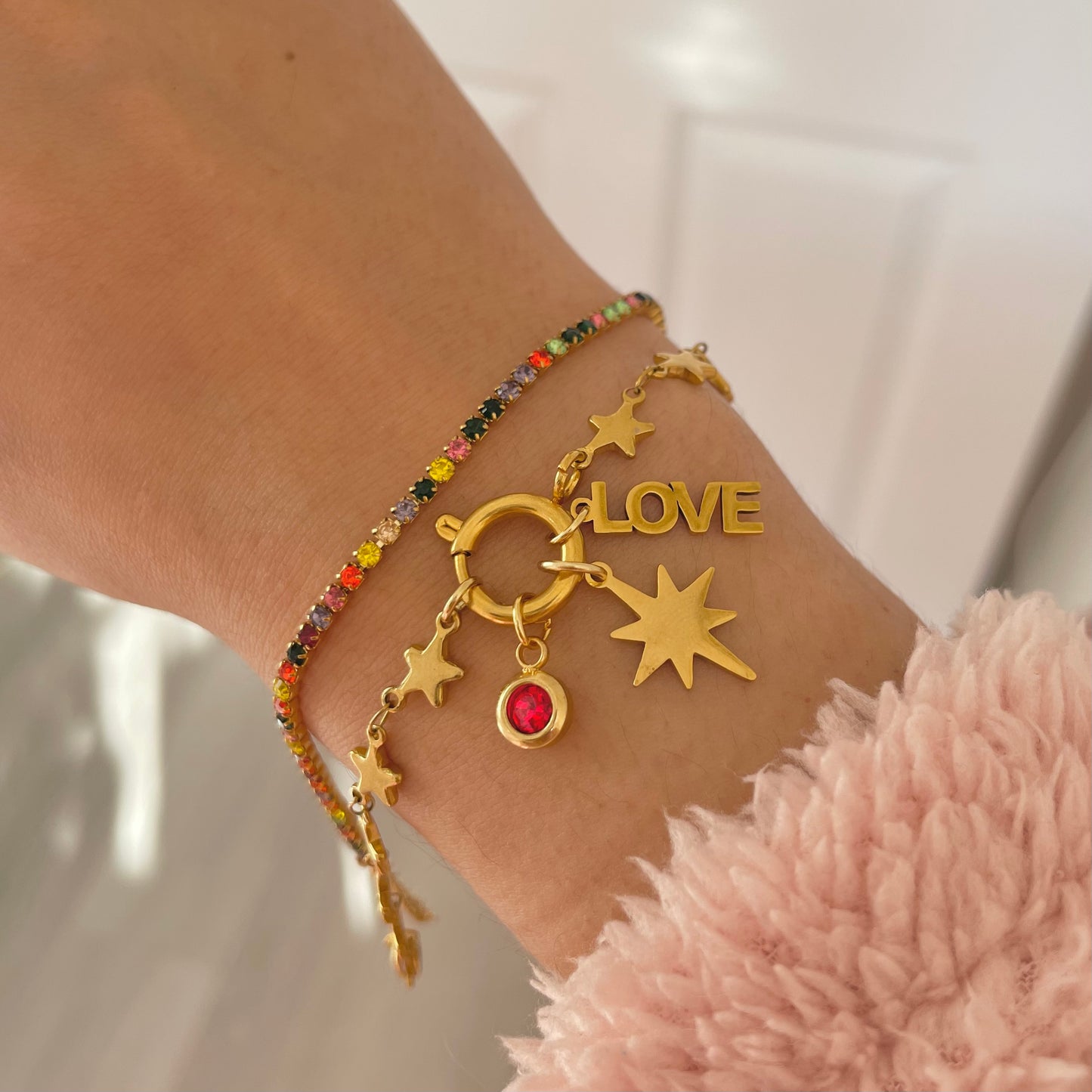 Star Clasp Bracelet Gold