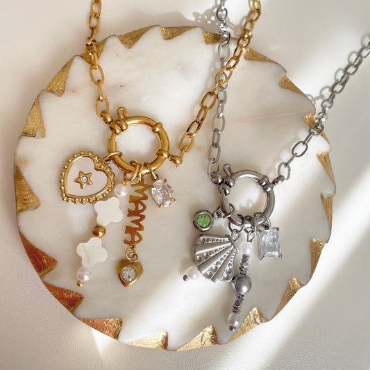 Grand Link Charm Necklace Gold