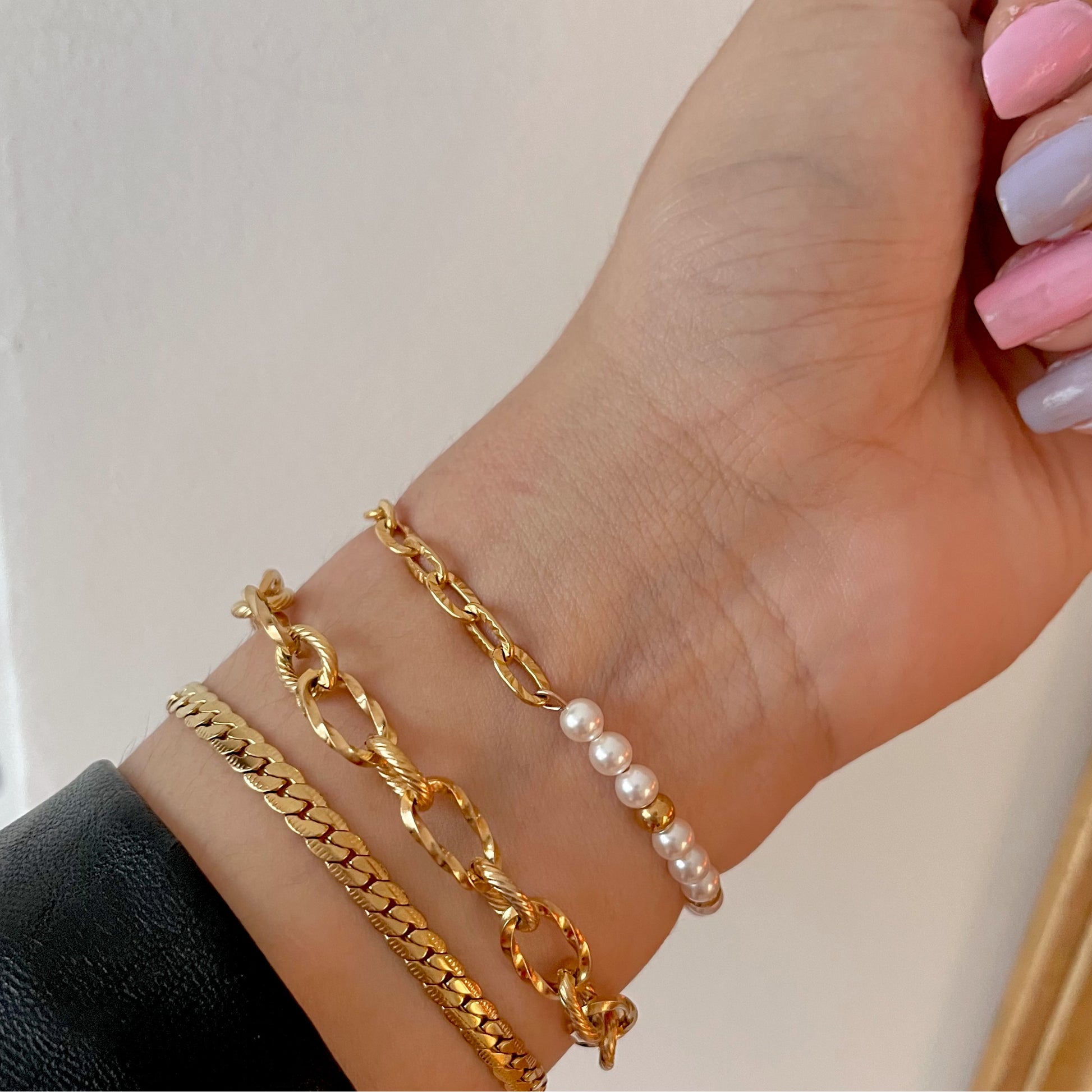 GOLD half pearl half chain bracelet